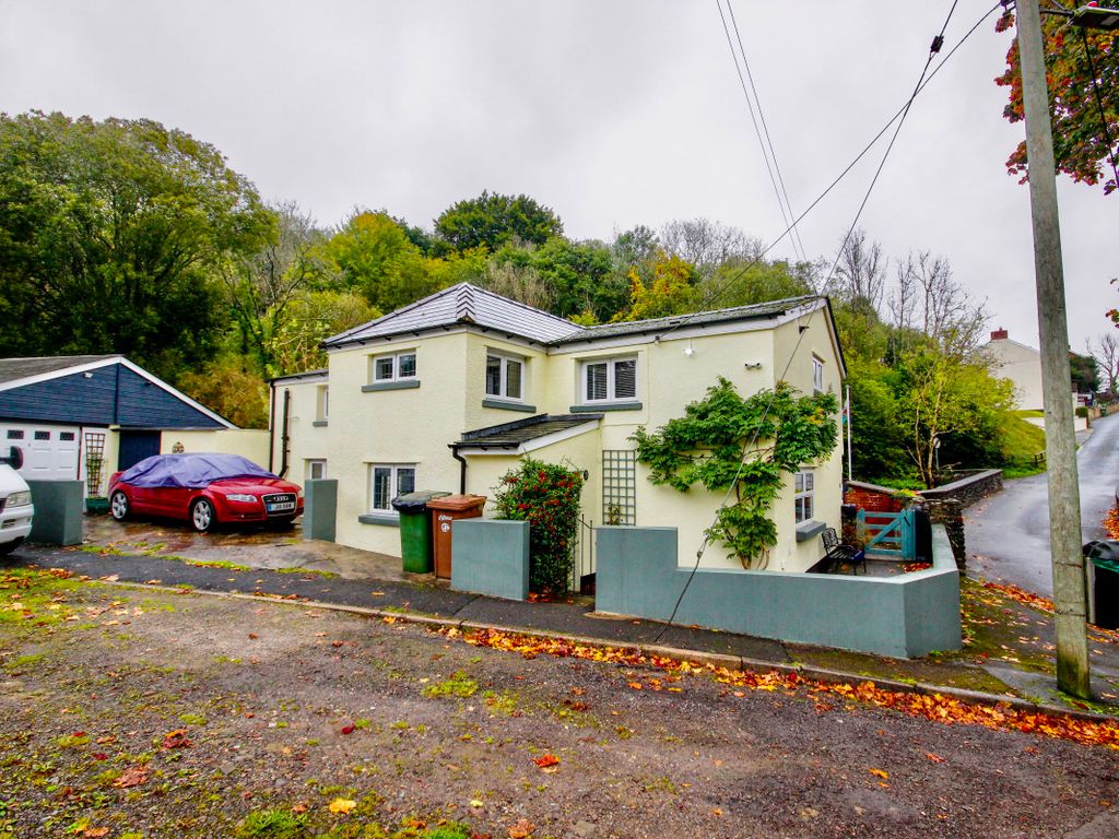 3 bed detached house for sale in Cwm Road, Argoed, Blackwood NP12, £425,000