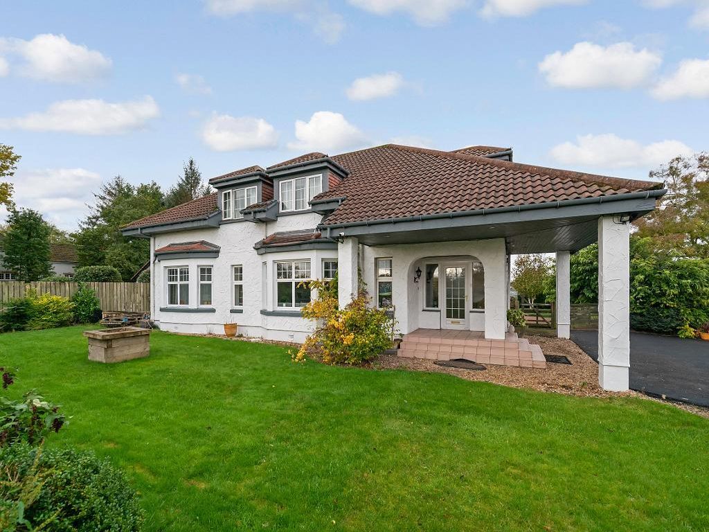 7 bed property for sale in 