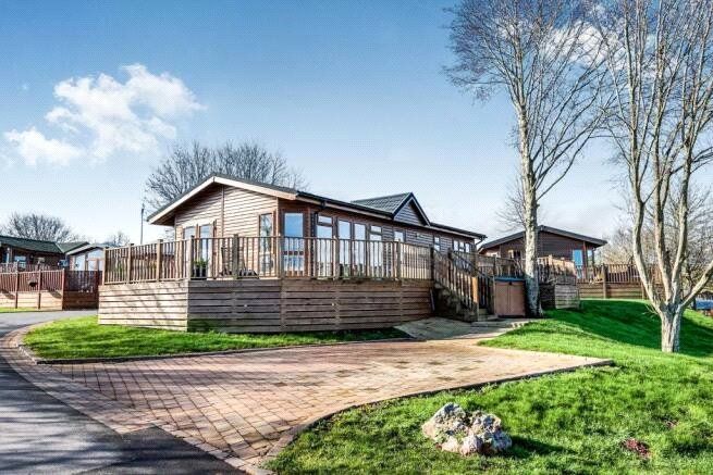 2 bed mobile/park home for sale in Devon Hills Holiday Village, Totnes Road, Paignton TQ4, £80,000