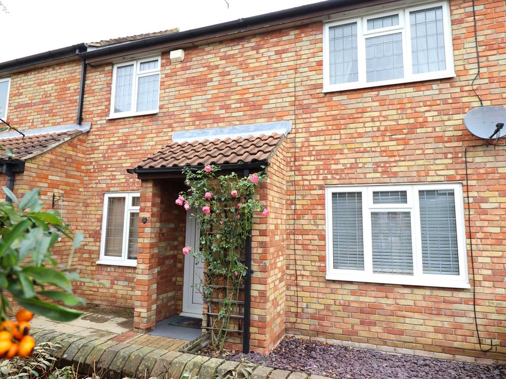 3 bed terraced house for sale in Clavering Court, Rayleigh SS6, £325,000