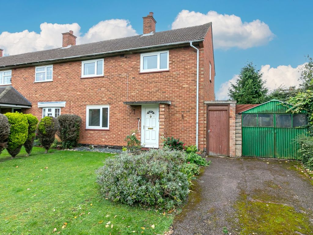 2 bed end terrace house for sale in Whitehicks, Letchworth Garden City SG6, £300,000