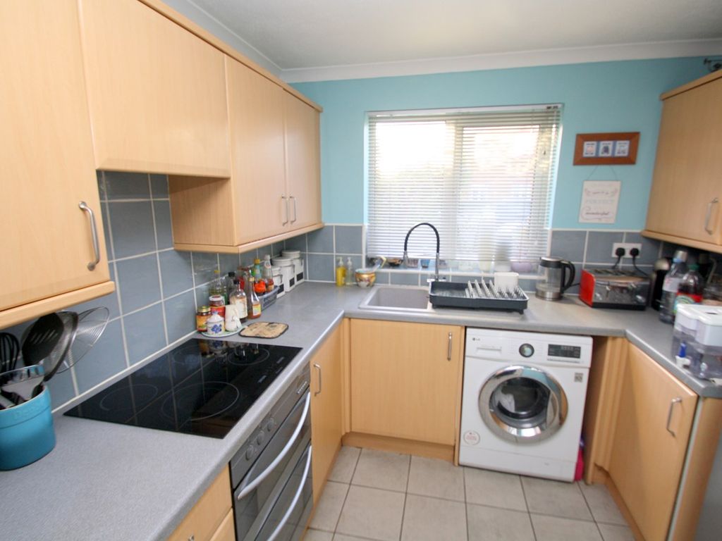 2 bed terraced house for sale in Ashford Crescent, Ashford TW15, £400,000