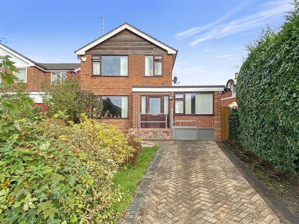 4 bed detached house for sale in Daisybank Drive, Congleton CW12, £300,000
