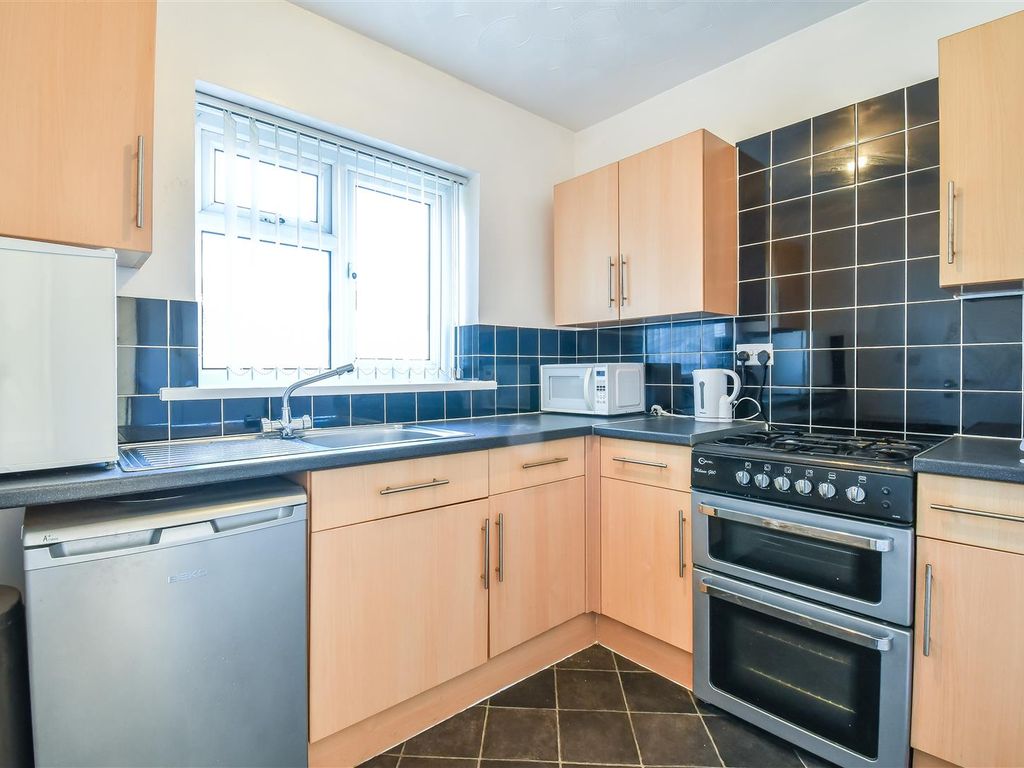 1 bed flat for sale in Lower Guthrie Street, Barry CF63, £85,000
