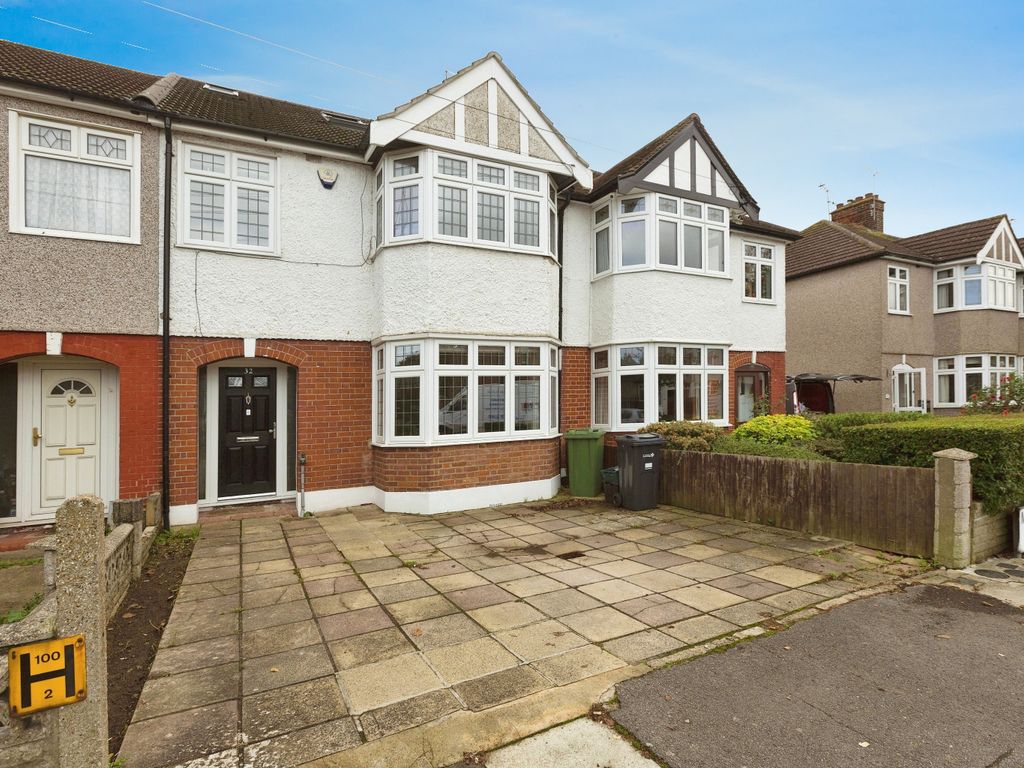 4 bed terraced house for sale in Mapleleafe Gardens, Ilford IG6, £675,000