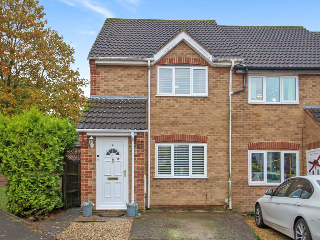 3 bed end terrace house for sale in Foxley Close, Warminster BA12, £245,000