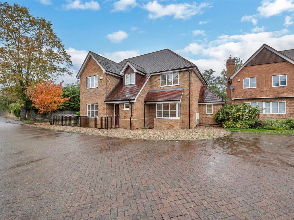 5 bed detached house for sale in Lime Close, Burwell, Cambridge CB25, £850,000