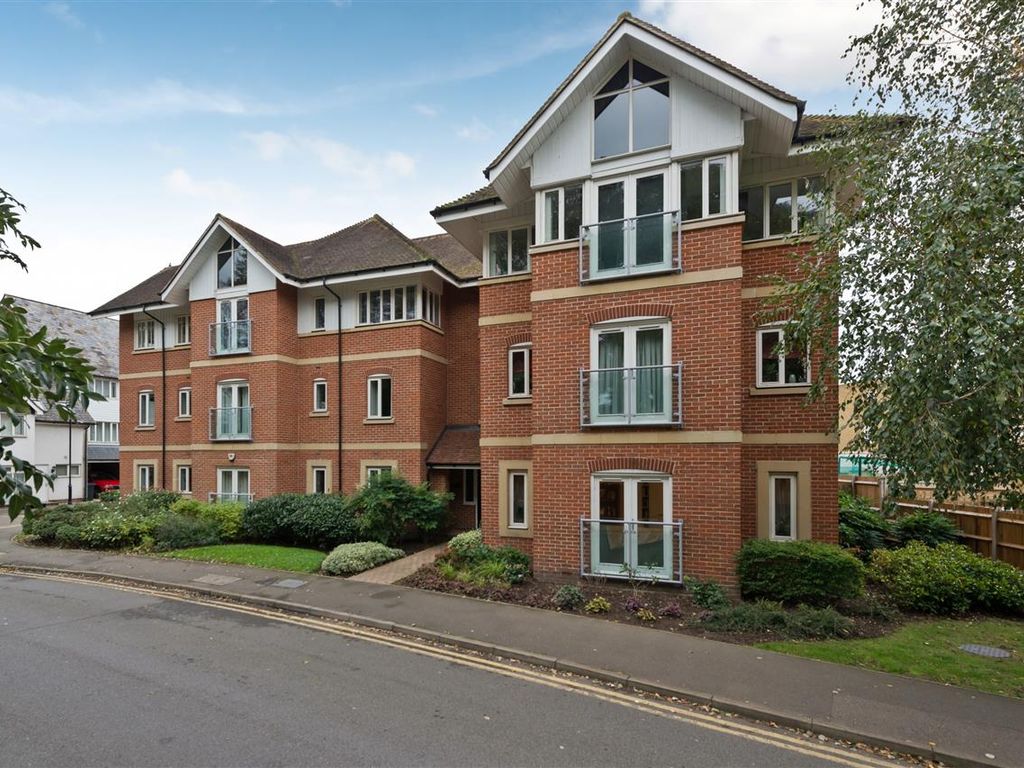 2 bed flat for sale in Stonebridge Road, Canterbury CT2, £250,000