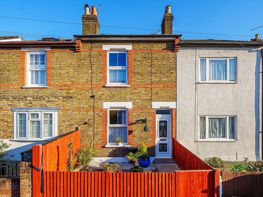 2 bed terraced house for sale in Elm Road, Kingston Upon Thames KT2, £585,000