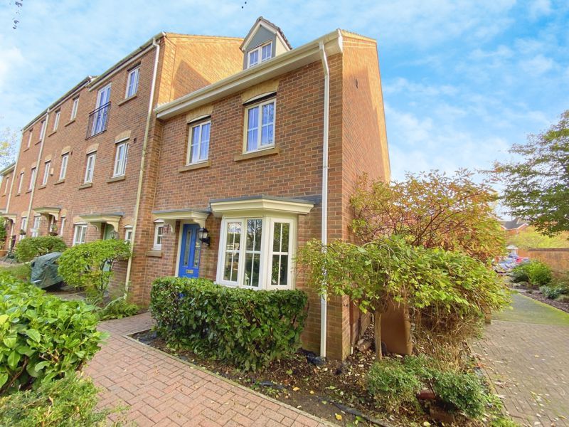 4 bed town house for sale in Barrow Close, Walsall Wood, Walsall WS9, £274,950