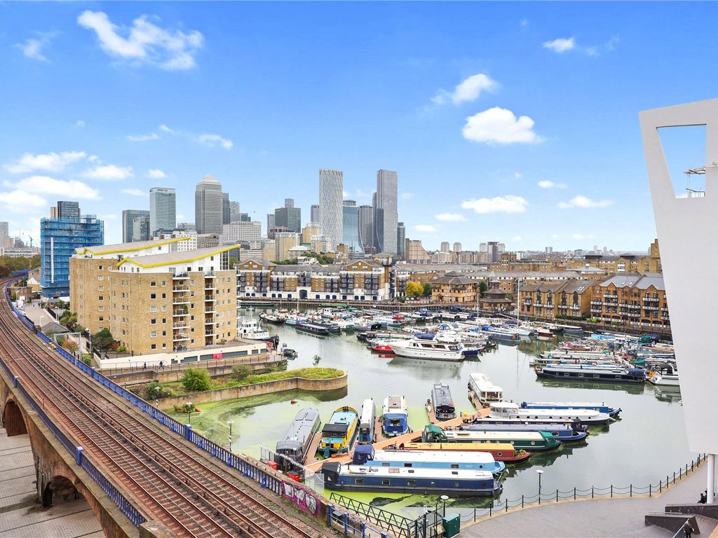 2 bed flat for sale in Zenith House, 594 Commercial Road E14, £549,000