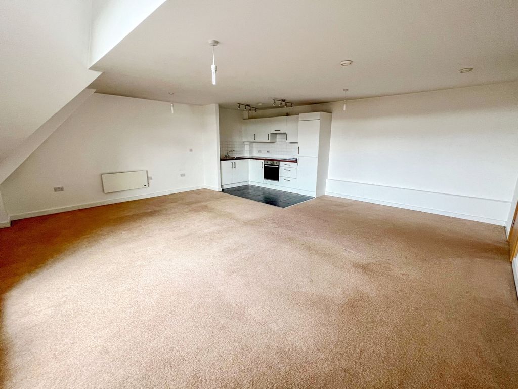 2 bed flat for sale in Birley Moor Heights, Birley Moor Road, Sheffield S12, £125,000