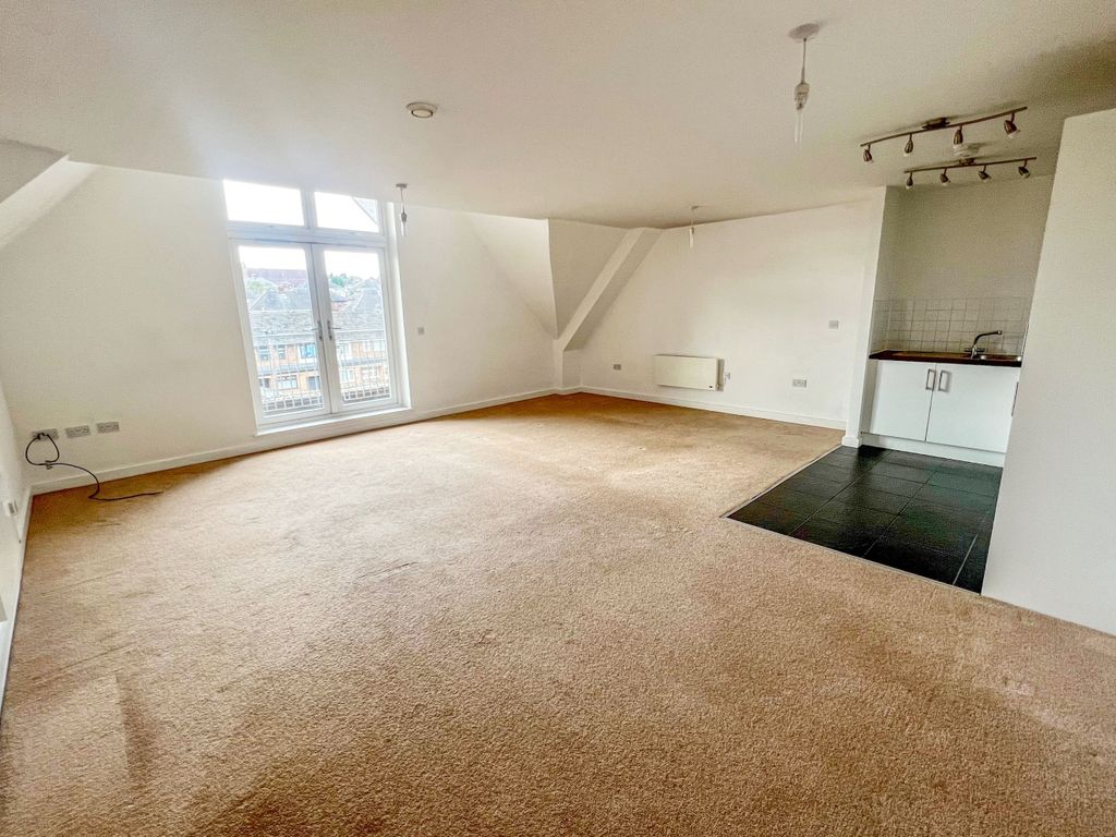2 bed flat for sale in Birley Moor Heights, Birley Moor Road, Sheffield S12, £125,000