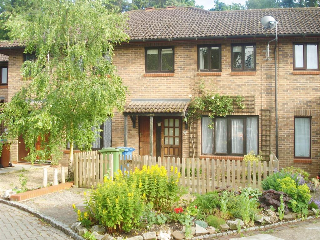 3 bed terraced house for sale in Bere Road, Bracknell RG12, £340,000