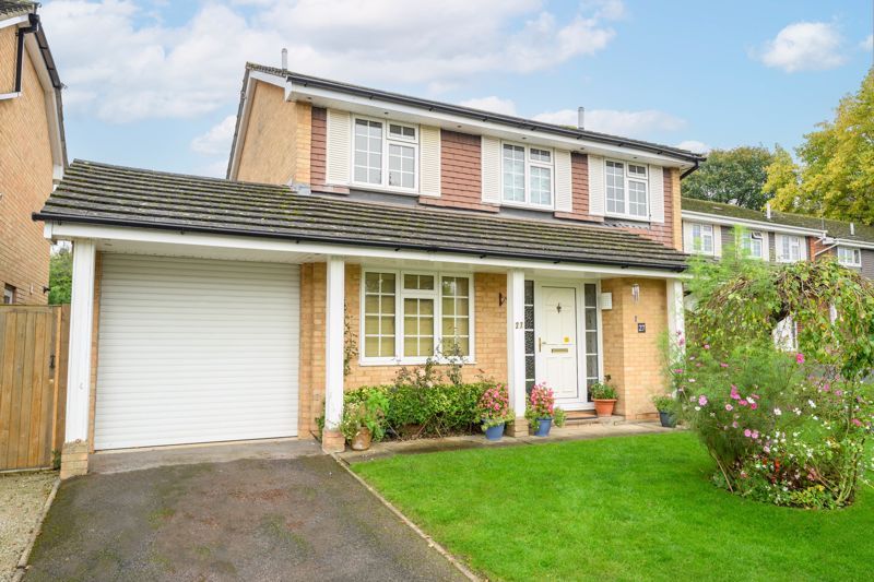 4 bed detached house for sale in Pine Dean, Great Bookham, Bookham, Leatherhead KT23, £799,950