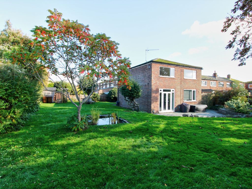 4 bed detached house for sale in Altham Grove, Harlow CM20, £450,000