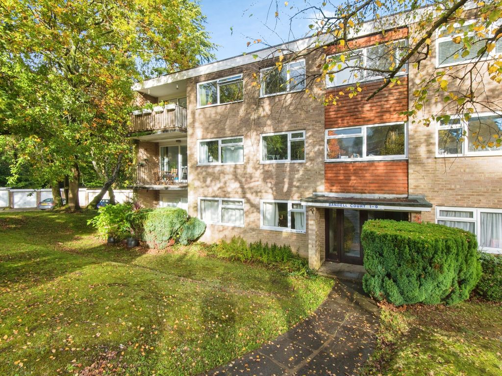 3 bed flat for sale in The Parkway, Bassett, Southampton, Hampshire SO16, £230,000