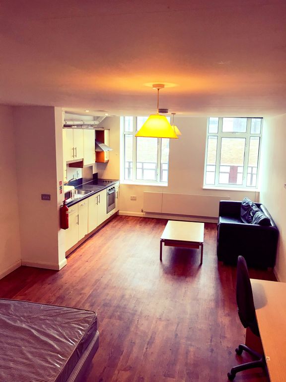 Studio to rent in The Kingsway, Portland House, City Centre, Swansea SA1, £600 pcm