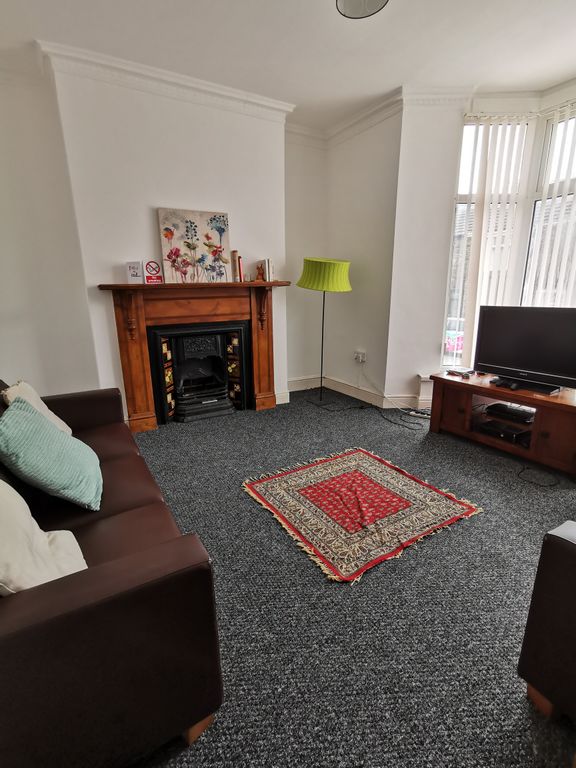 4 bed property to rent in Rhondda Street, Mount Pleasant, Swansea SA1, £1,360 pcm