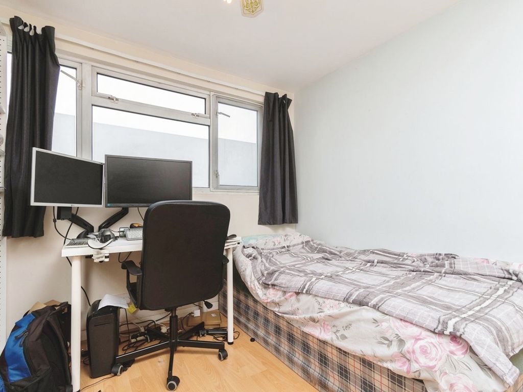 5 bed semi-detached house for sale in Brigstock Road, Thornton Heath CR7, £595,000