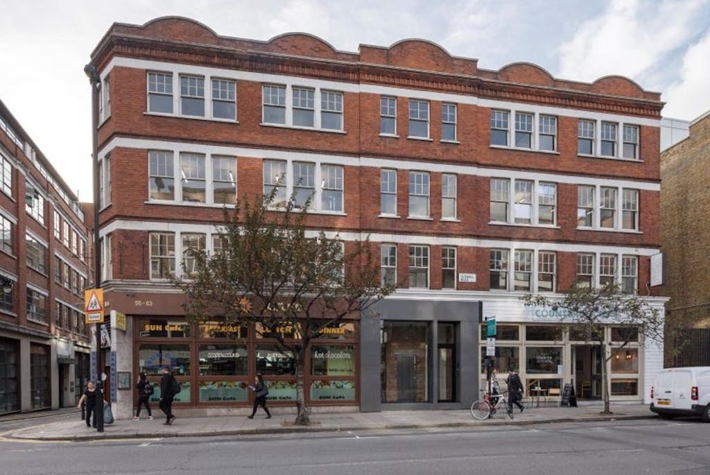 Office to let in Goswell Road, London EC1V, £16,000 pa