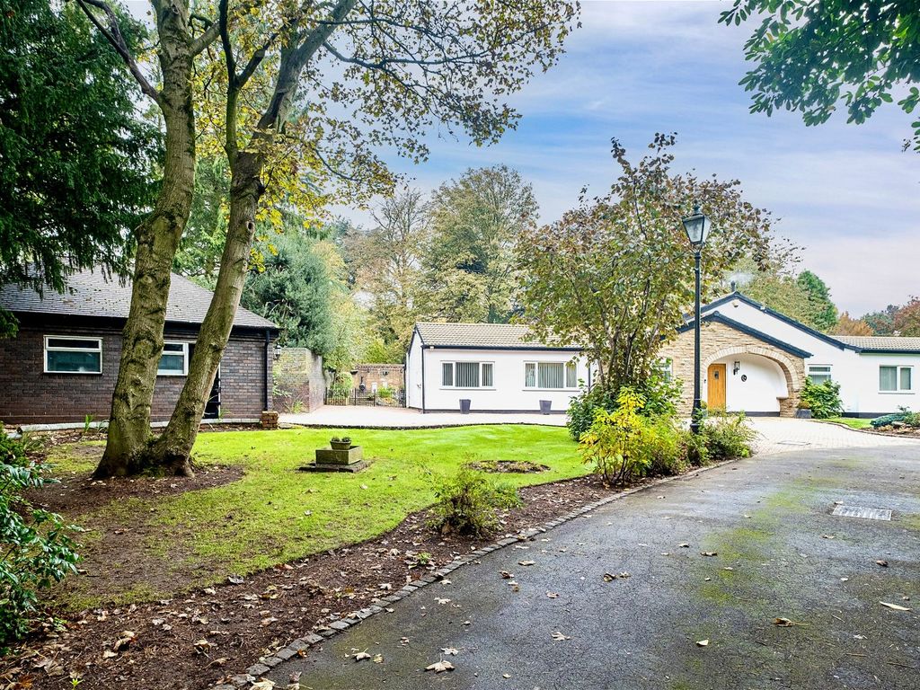3 bed bungalow for sale in 4 The Green, Aldridge WS9, £750,000