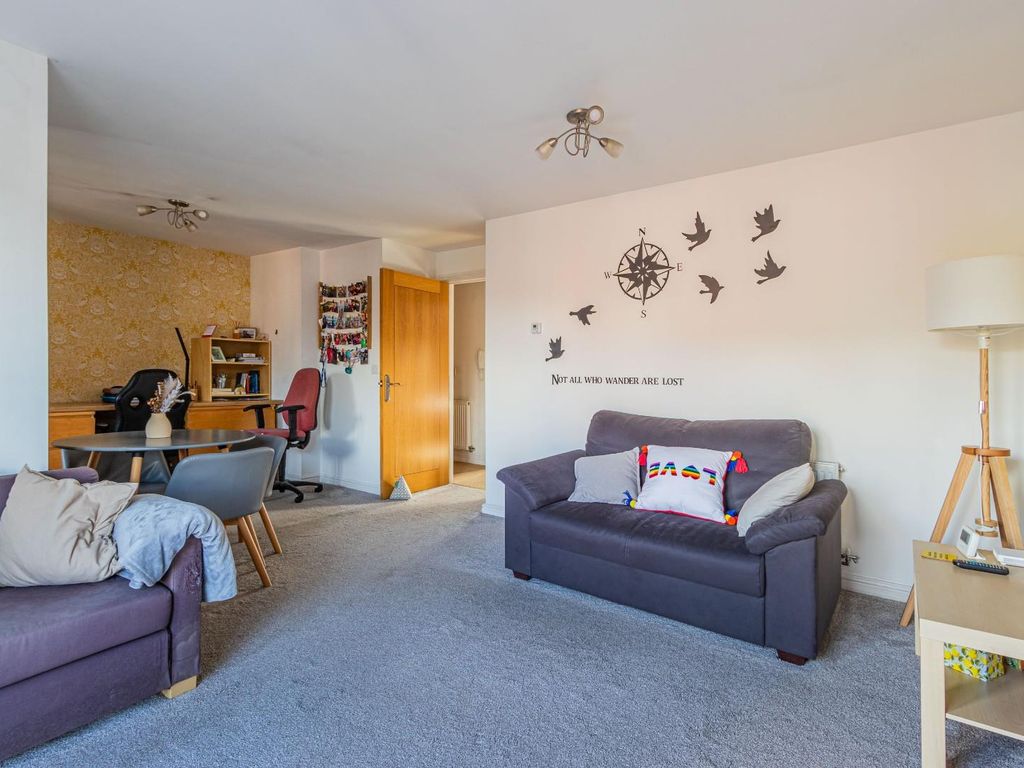 2 bed flat for sale in Tatham Road, Llanishen, Cardiff CF14, £180,000