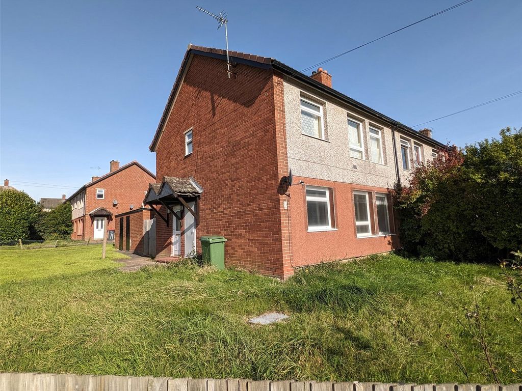 1 bed flat for sale in Lancaster Avenue, Dawley, Telford, Shropshire TF4, £50,000