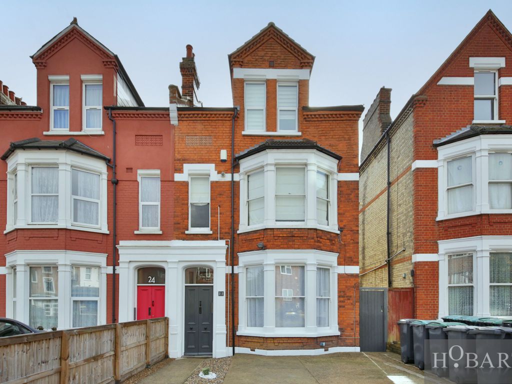 2 bed maisonette for sale in Clarence Road, Bowes Park, London N22, £525,000