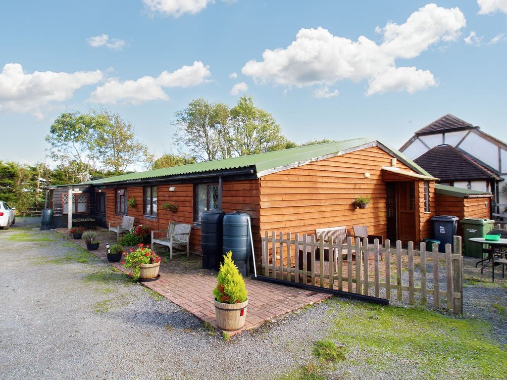 2 bed semi-detached bungalow to rent in Cold Blow Farm, Cold Blow Lane ME14, £1,100 pcm