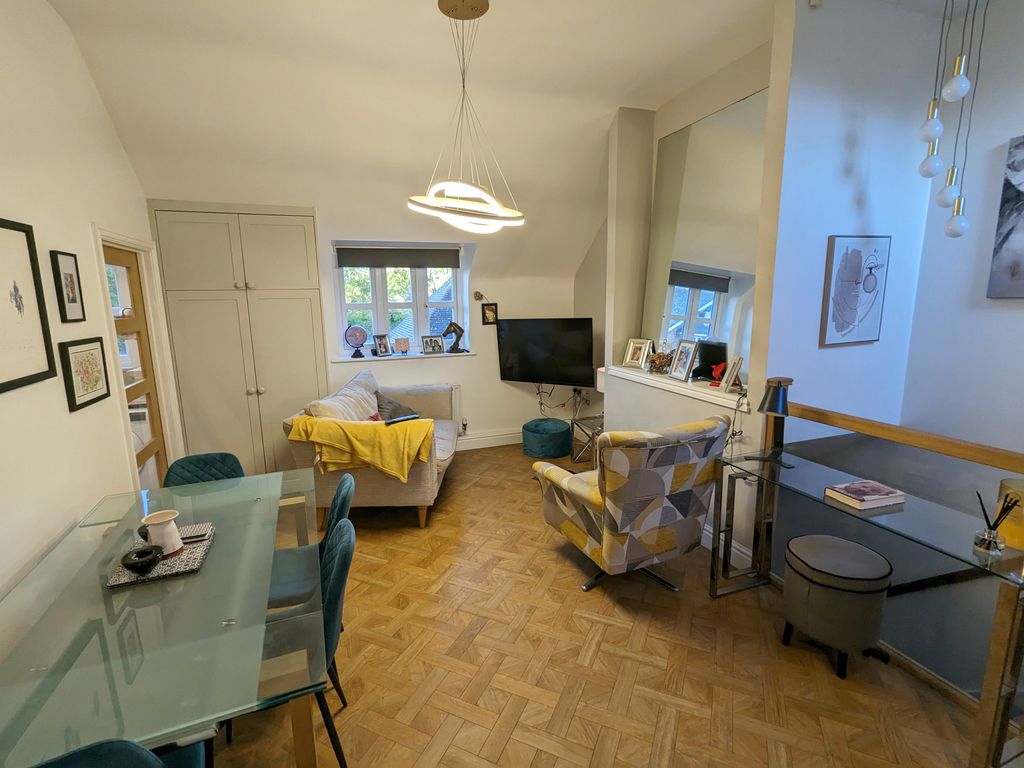 3 bed flat for sale in Loxley Square, Solihull B92, £250,000