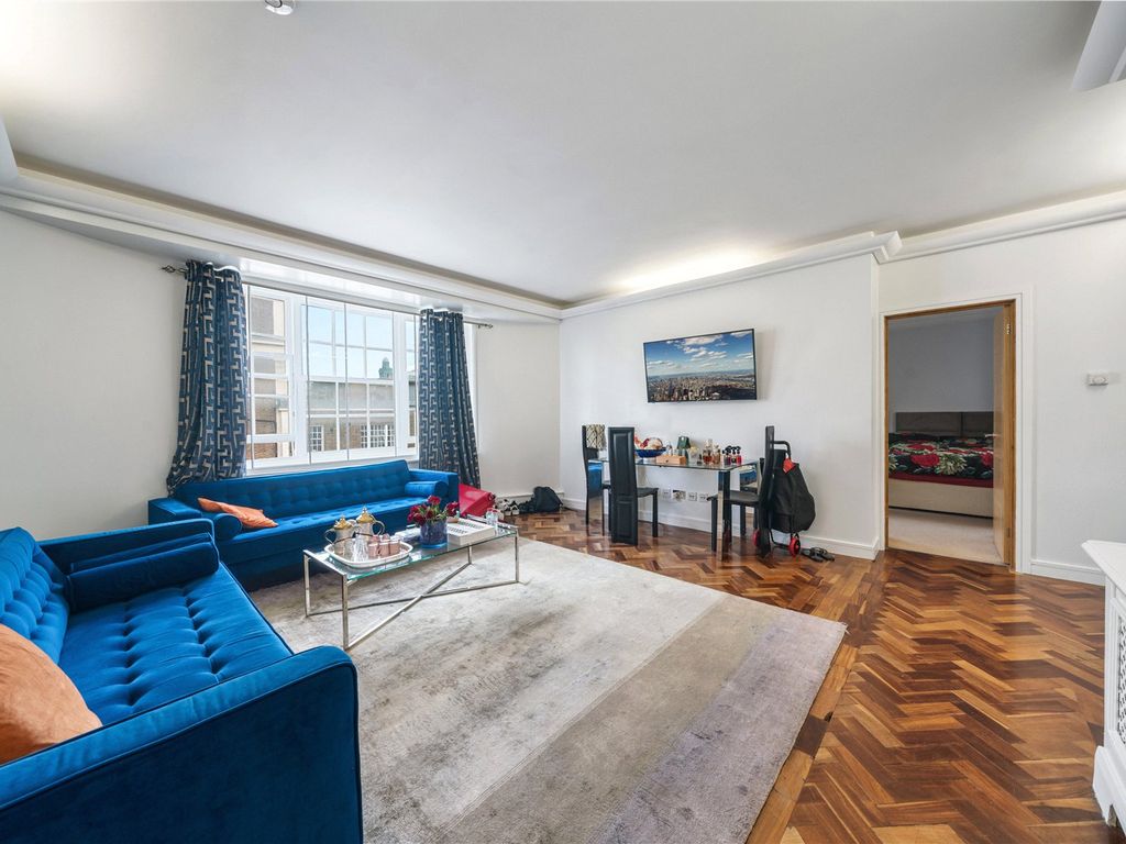 2 bed flat for sale in Eaton Place, London SW1X, £1,550,000