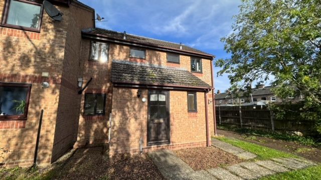 2 bed property to rent in Stephen Close, Long Melford, Sudbury CO10, £950 pcm