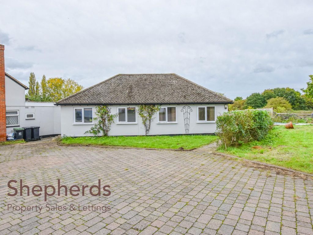 2 bed semi-detached bungalow to rent in North Street, Nazeing, Waltham Abbey EN9, £1,350 pcm