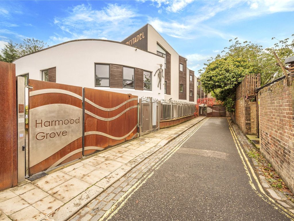 2 bed flat for sale in Harmood Grove, Chalk Farm NW1, £675,000