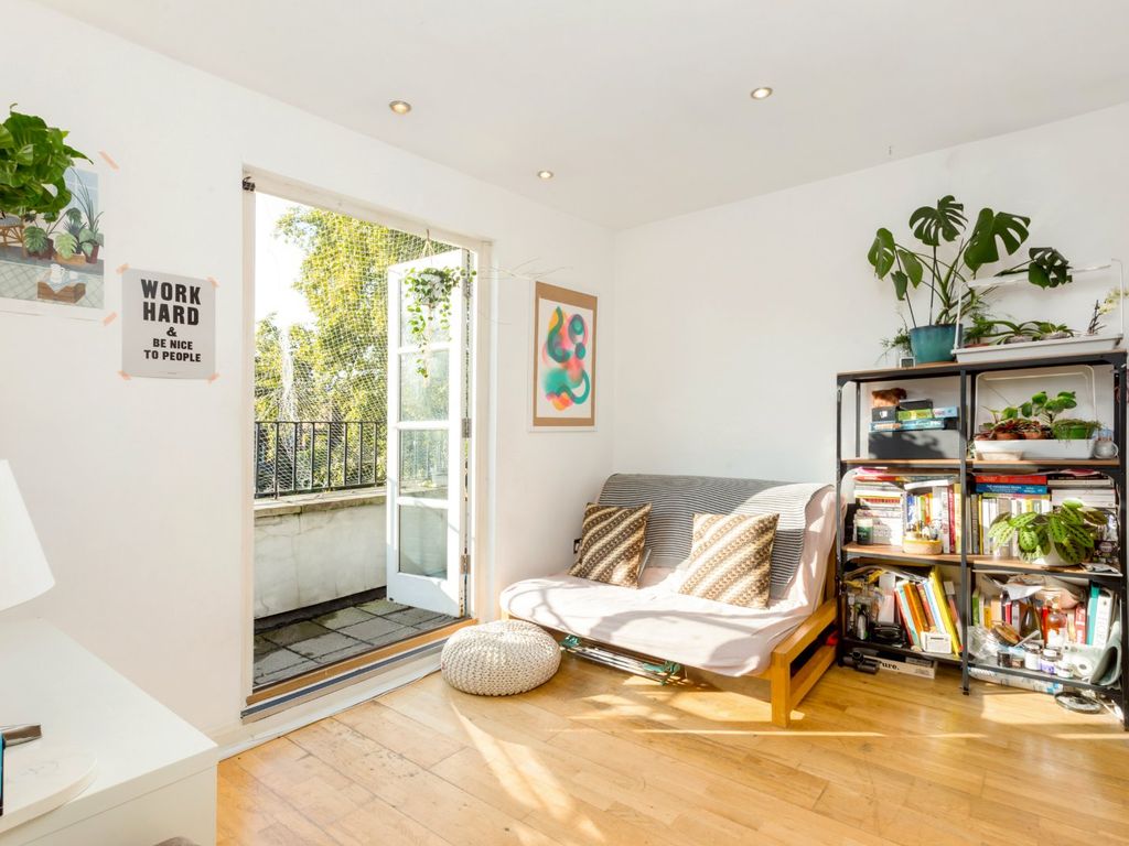 1 bed flat to rent in Sandringham Road, Hackney, London E8, £1,600 pcm
