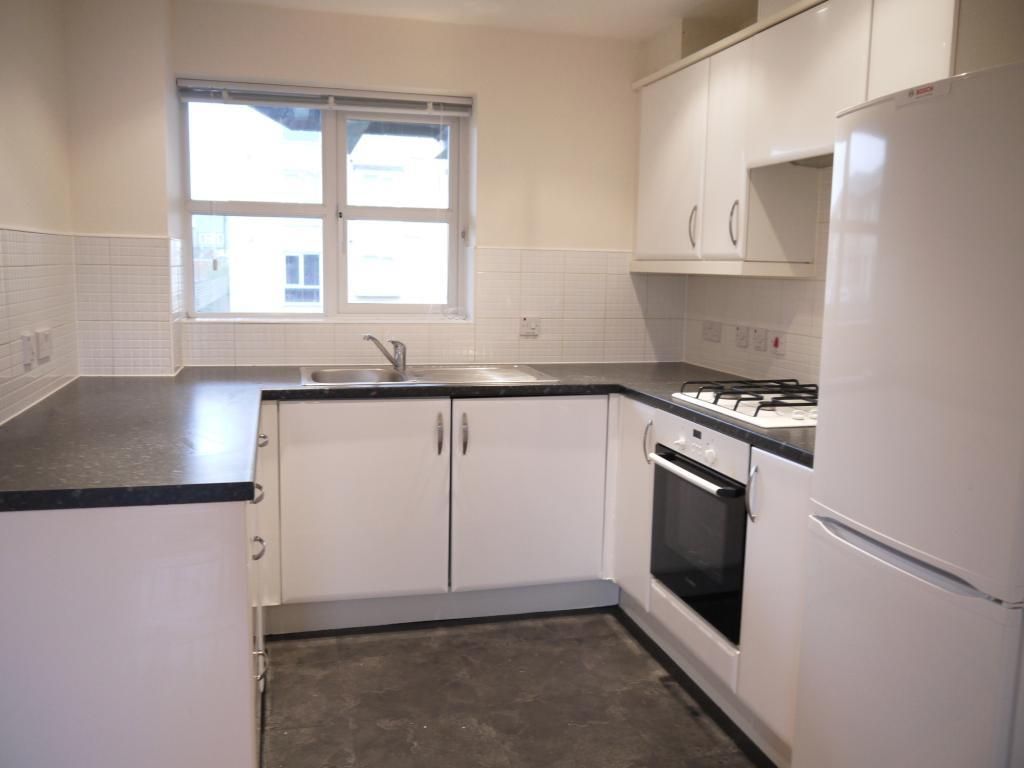 1 bed flat to rent in Whitehall Close, Borehamwood WD6, £1,375 pcm