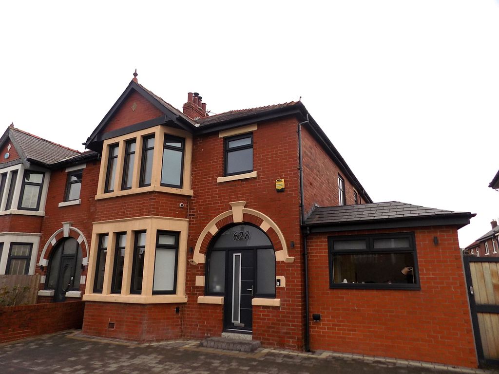 5 bed semi-detached house to rent in Lytham Road, Blackpool FY4, £1,850 pcm