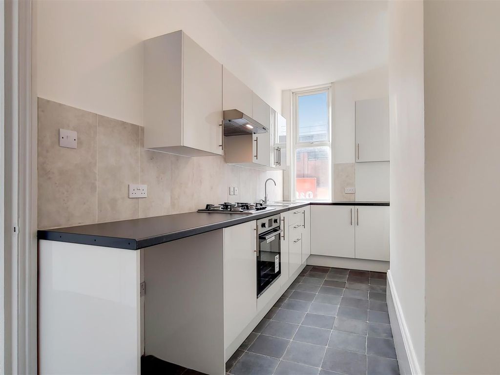 1 bed flat to rent in Dalton Street, London SE27, £1,300 pcm
