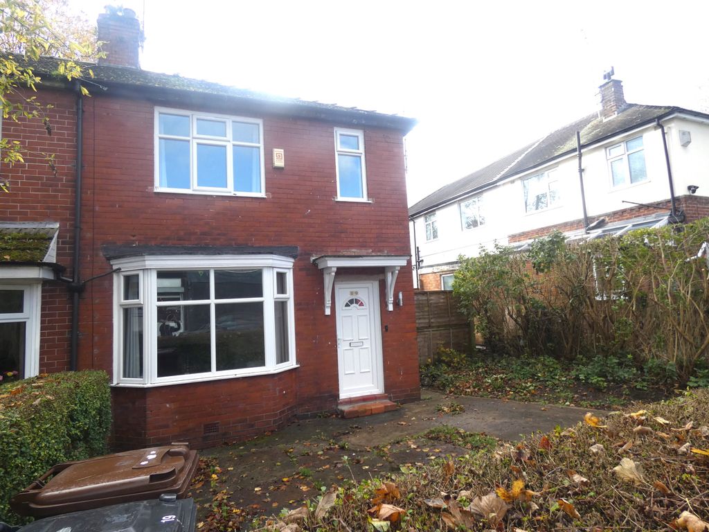 3 bed semi-detached house to rent in Sandy Lane, Prestwich M25, £1,500 pcm