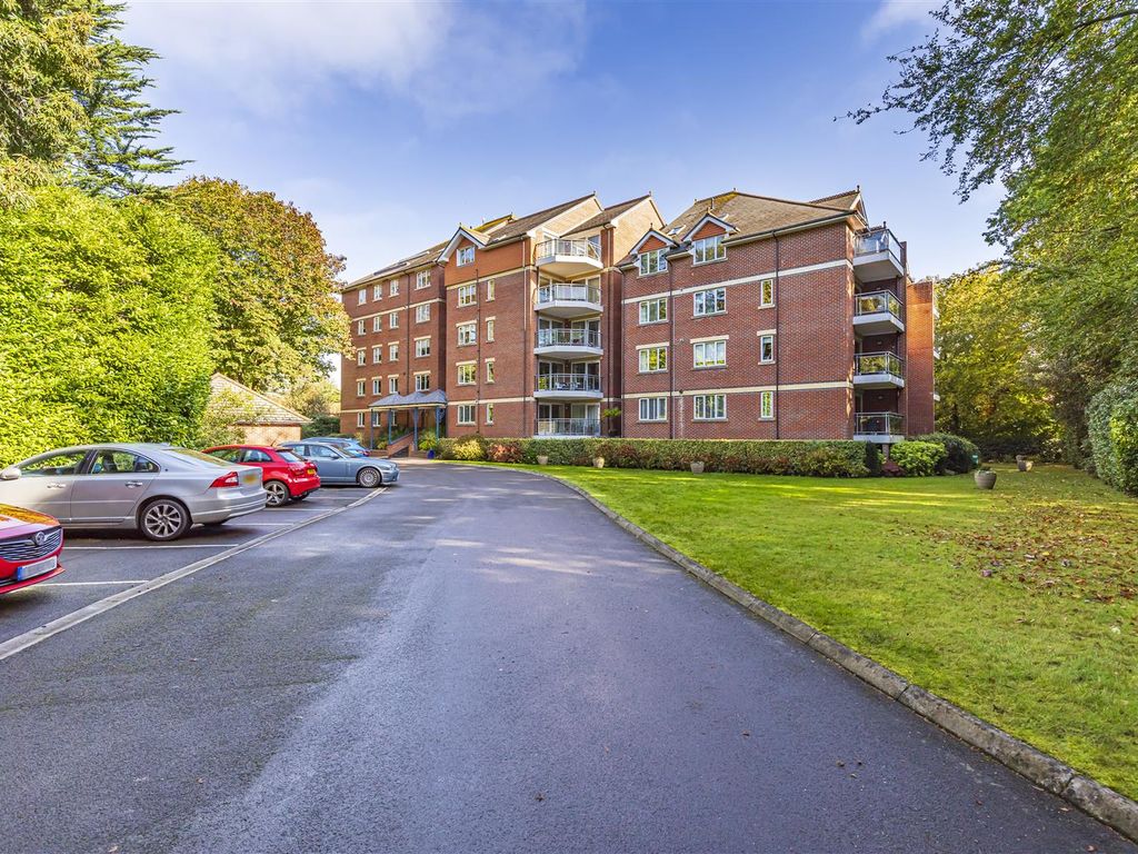 2 bed flat for sale in Tower Road, Westbourne, Bournemouth BH13, £375,000