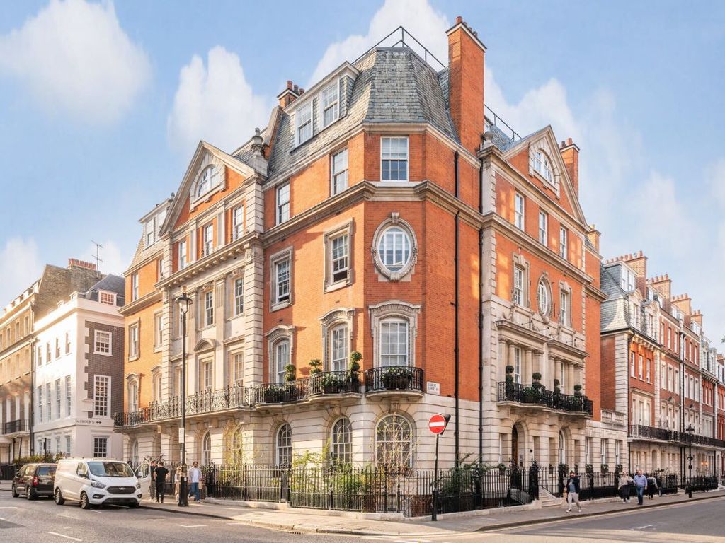 Office to let in Brook Street, London W1K, £90,000 pa