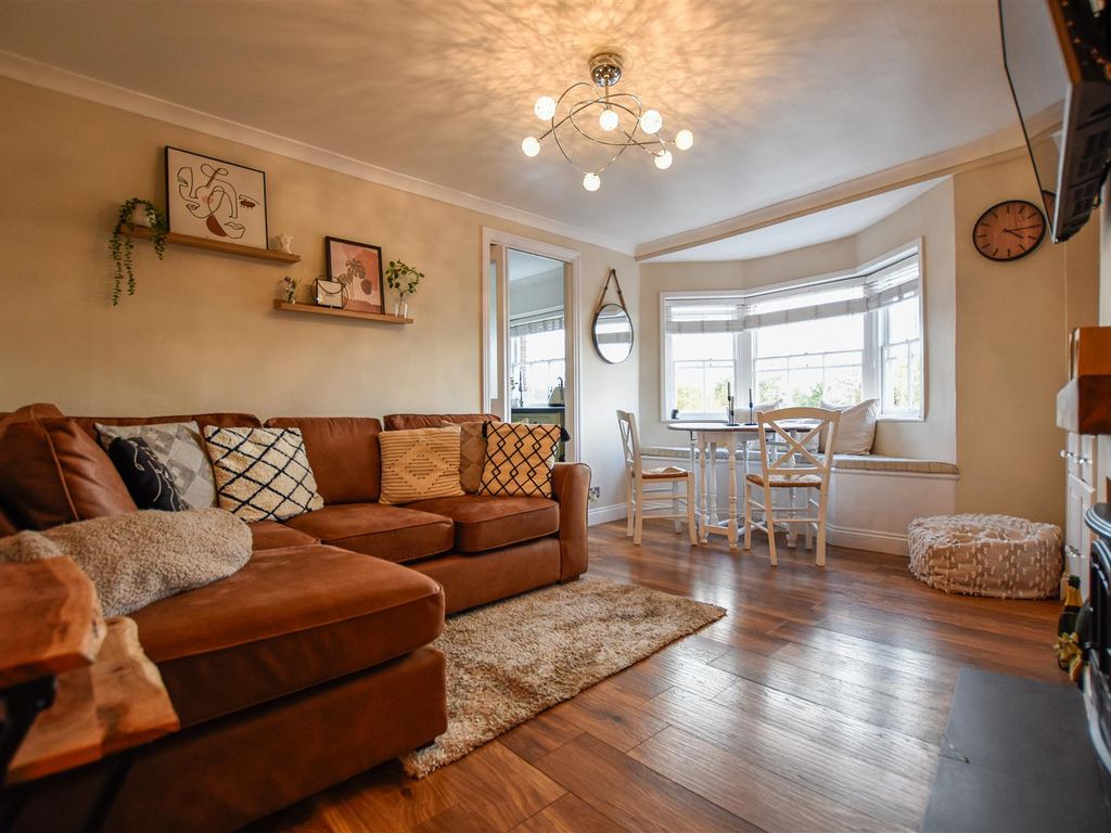 1 bed flat for sale in St. Margarets Banks, High Street, Rochester ME1, £190,000