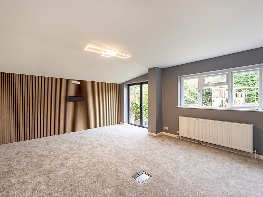 5 bed detached house for sale in Barlings Road, Harpenden AL5, £1,695,000