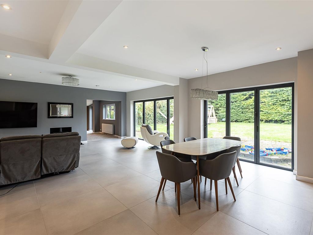 5 bed detached house for sale in Barlings Road, Harpenden AL5, £1,695,000