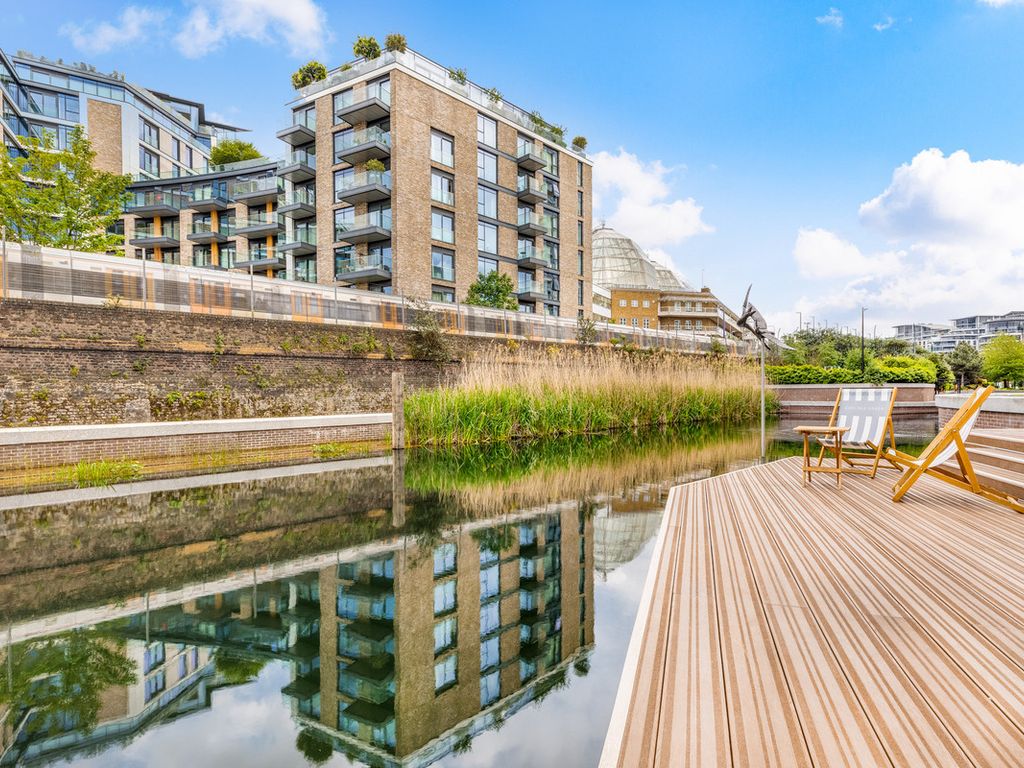 New home, 2 bed flat for sale in Westwood House, Chelsea Creek SW6, £1,495,000