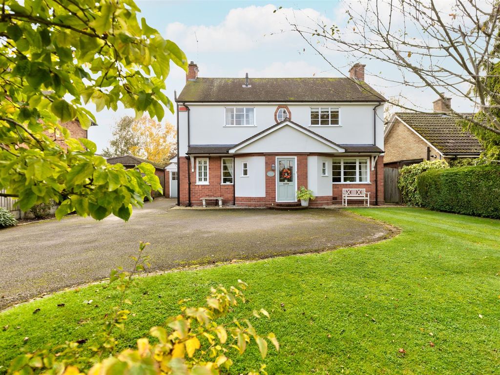 4 bed detached house for sale in Parkfield Drive, Nantwich, Cheshire CW5, £795,000