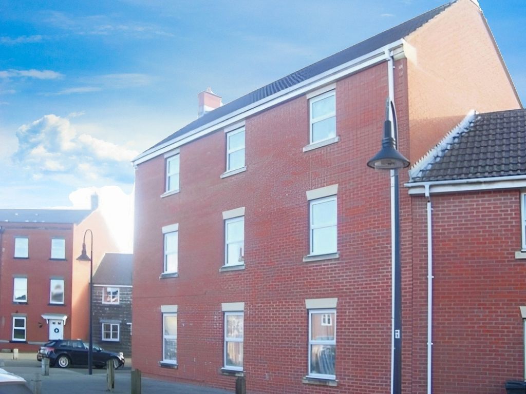 2 bed flat for sale in Stroud Way, Weston-Super-Mare BS24, £160,000