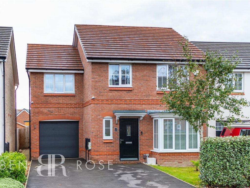 4 bed detached house for sale in Spinners Avenue, Bamber Bridge, Preston PR5, £329,950