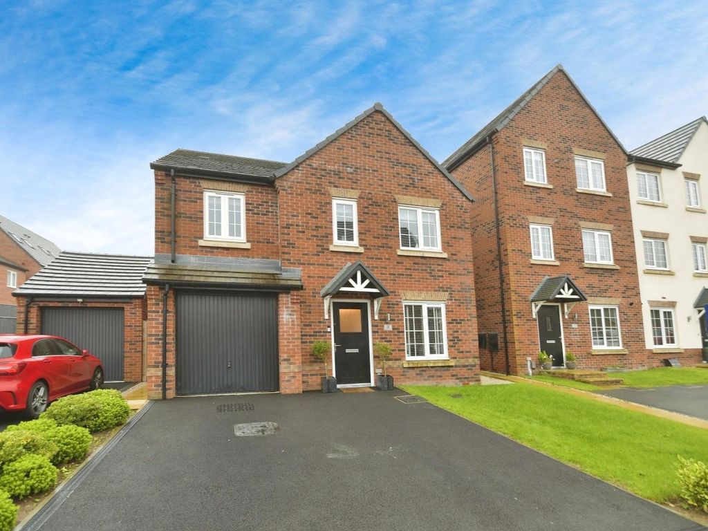 4 bed detached house for sale in Milford Close, Wingerworth, Chesterfield S42, £340,000